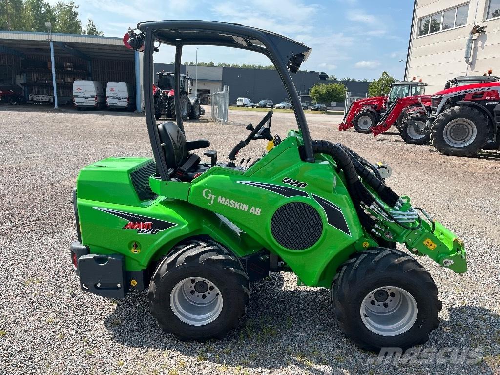Avant 528 Multi purpose loaders