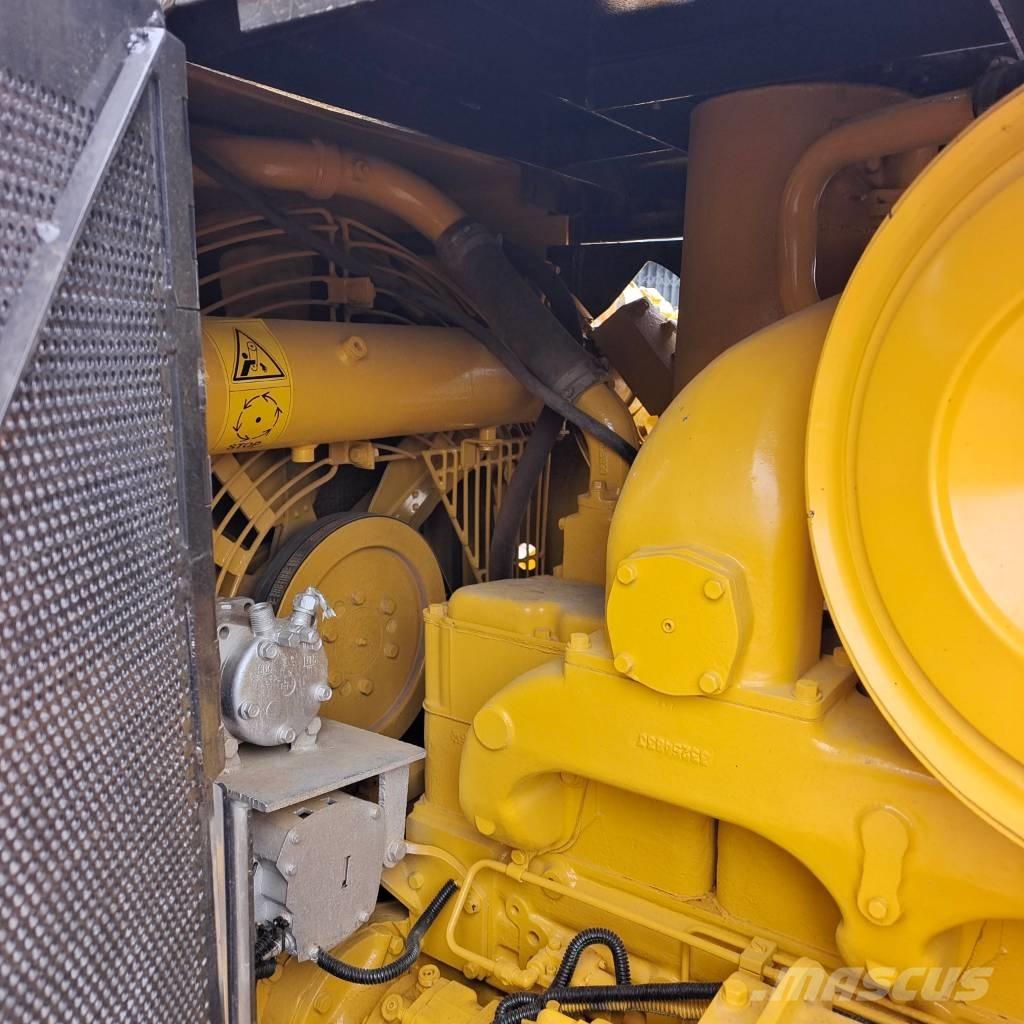 Shantui SD 22 Crawler dozers