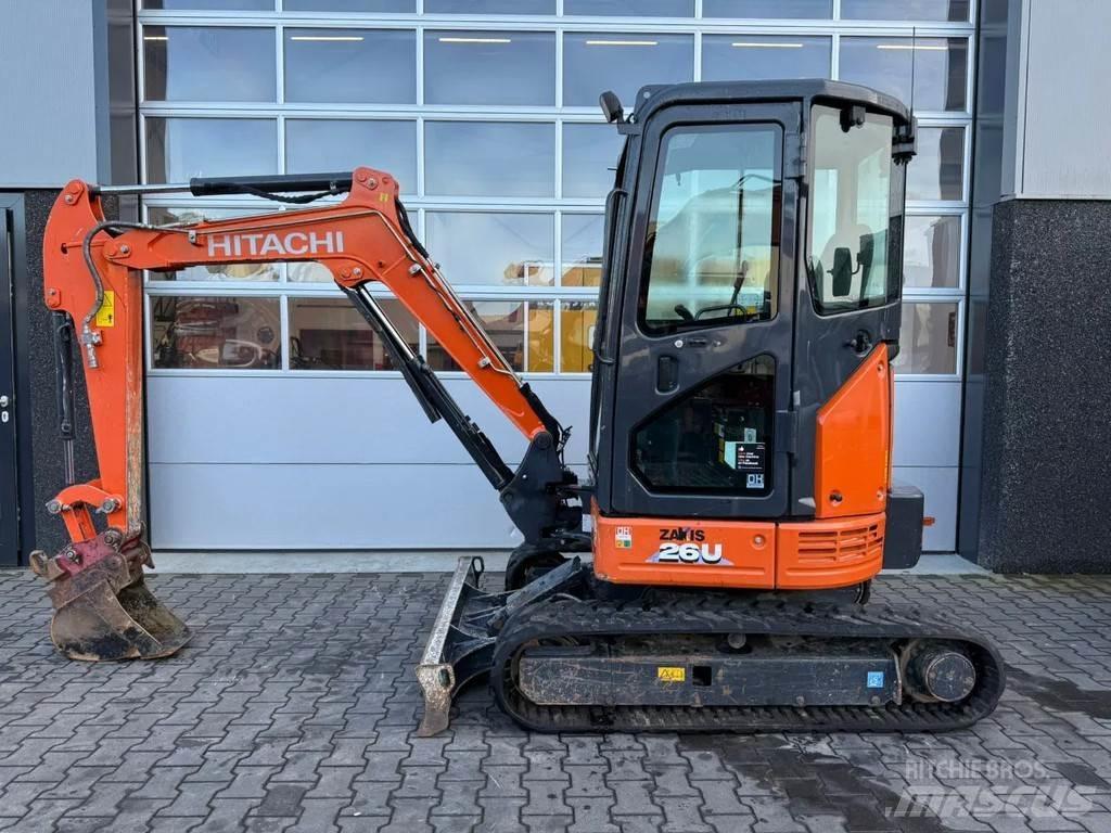 Hitachi ZX26U-6 CR Mini excavators < 7t