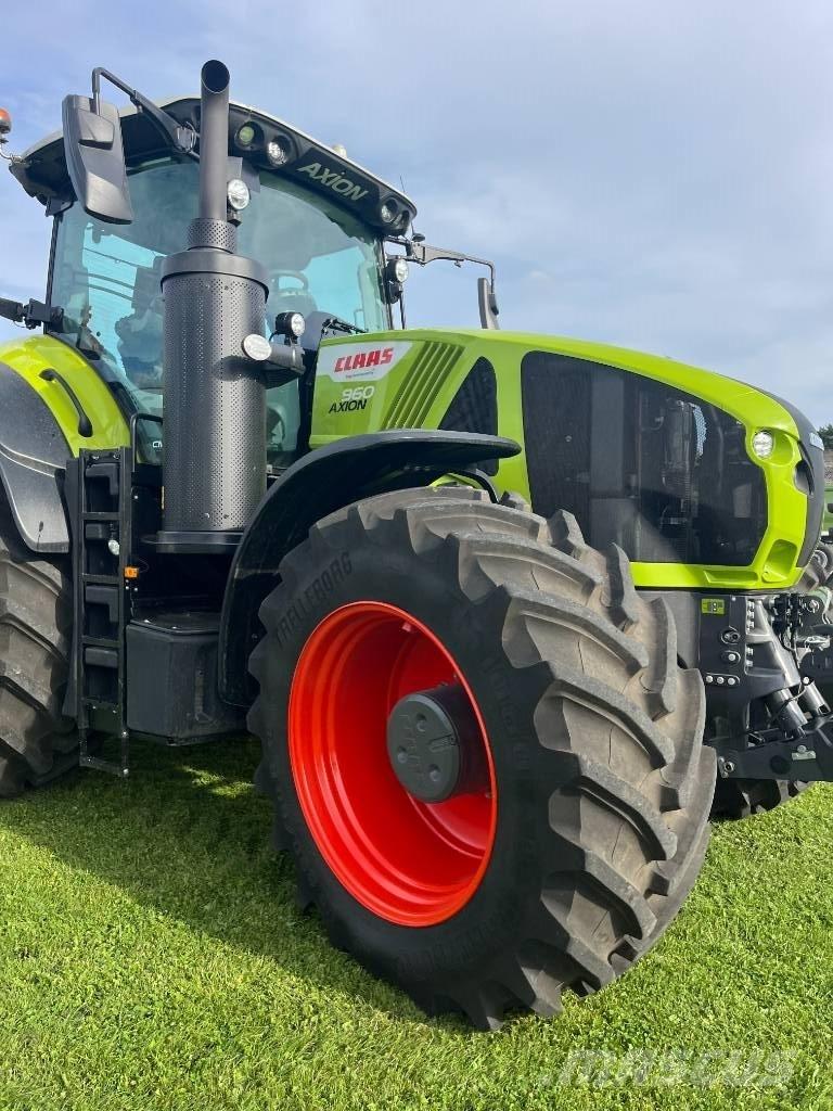 CLAAS Axion 960 Tractors