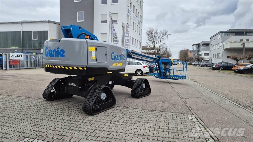 Genie S-45 TraX Articulated boom lifts