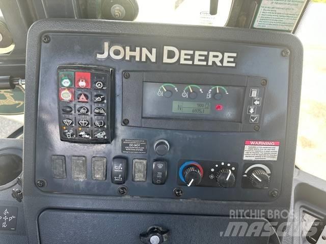 John Deere 410 K TLB's