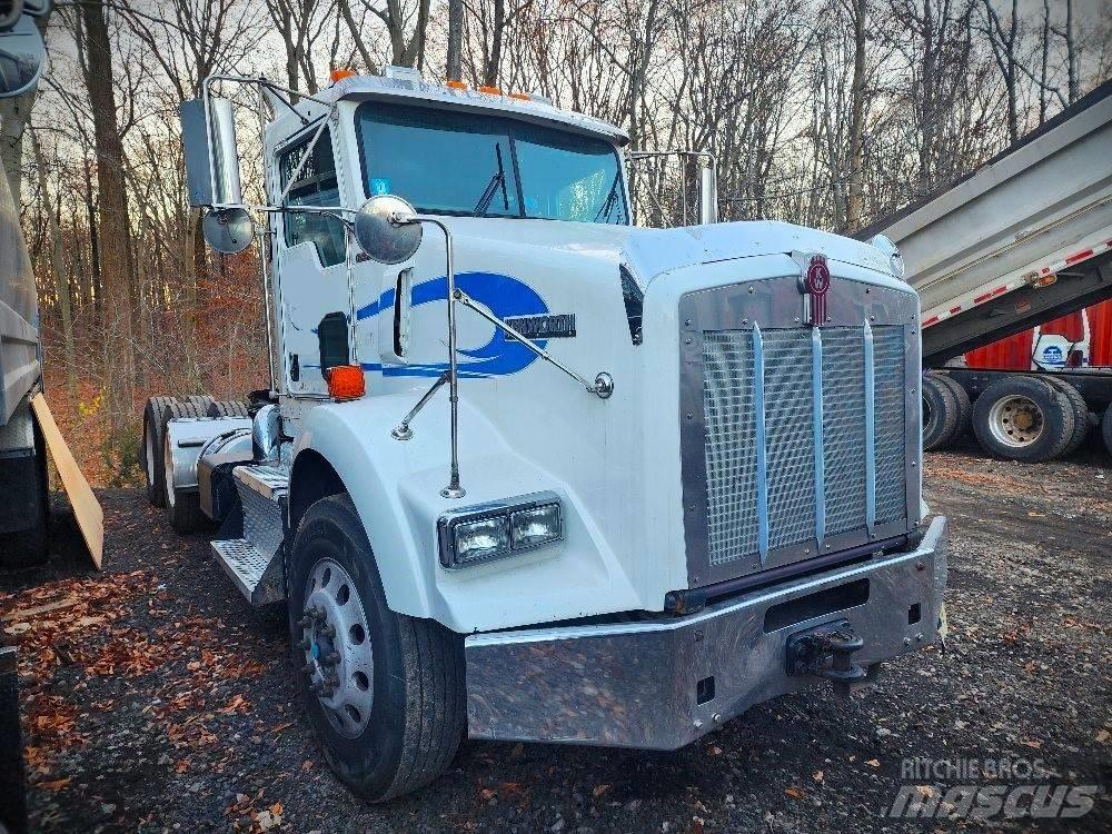 Kenworth T 800 B Truck Tractor Units