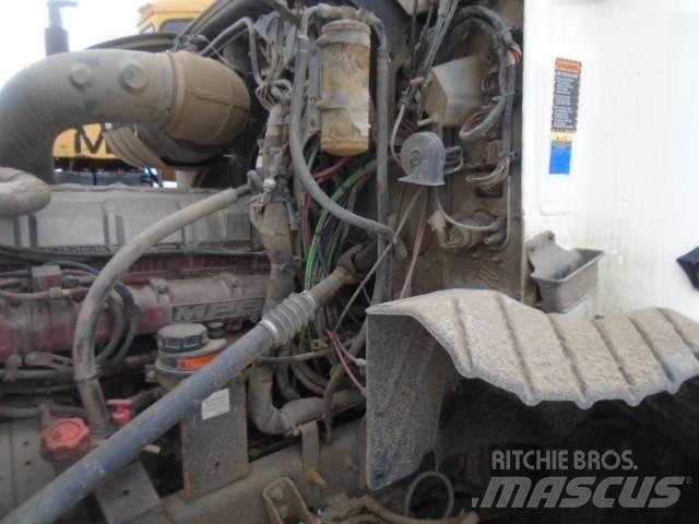 Mack CXU 613 Truck Tractor Units