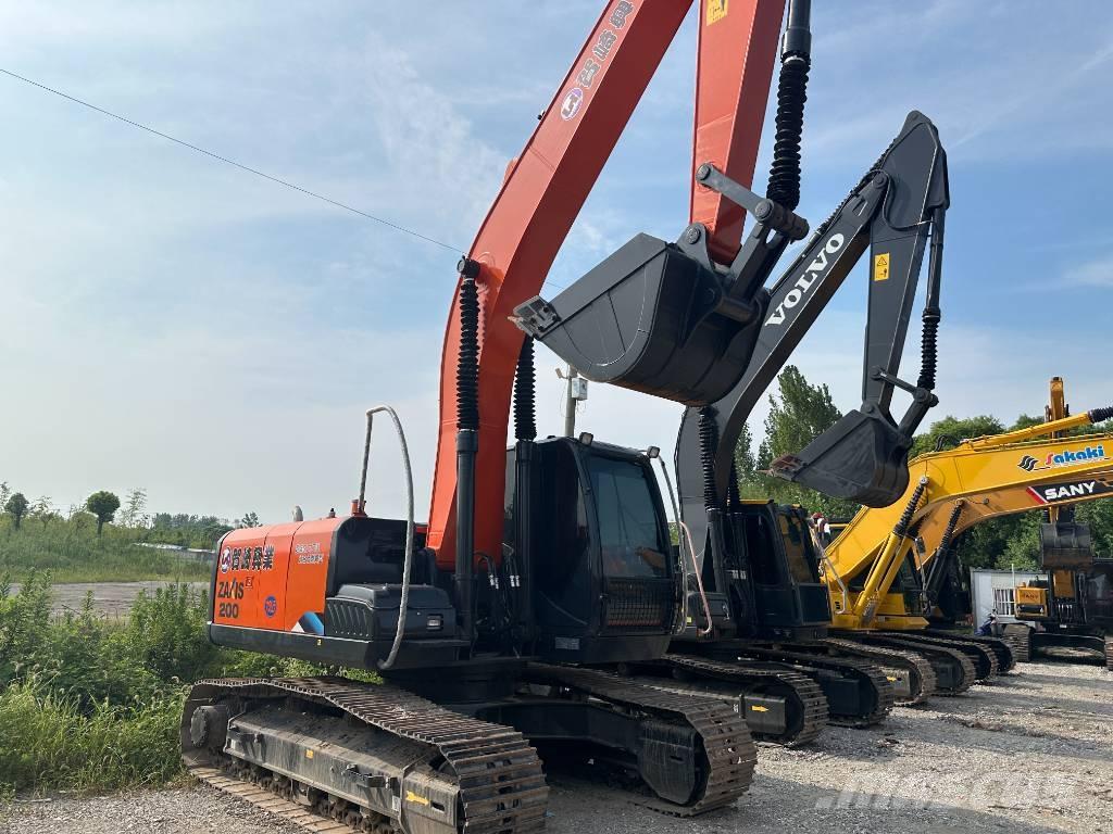 Hitachi ZX200 Crawler excavators