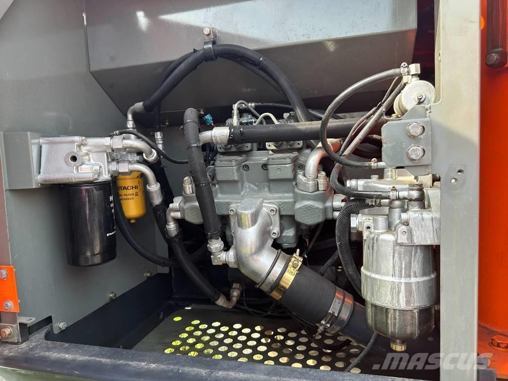 Hitachi ZX200 Crawler excavators