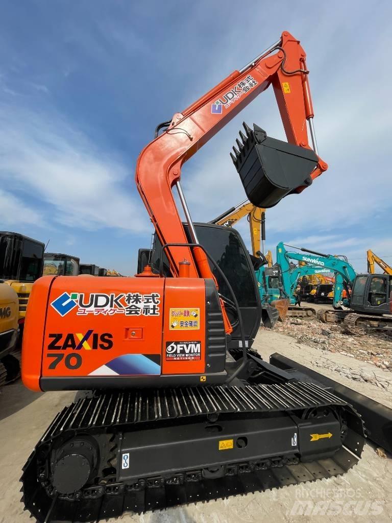 Hitachi 70 Mini excavators < 7t