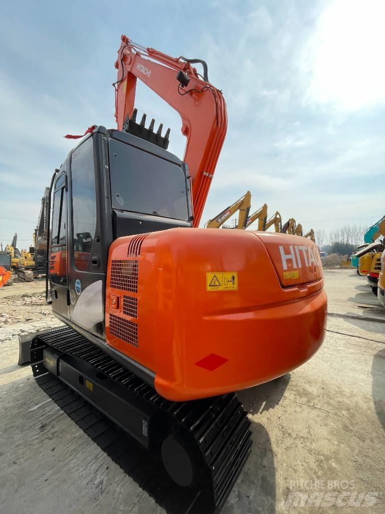 Hitachi 70 Mini excavators < 7t