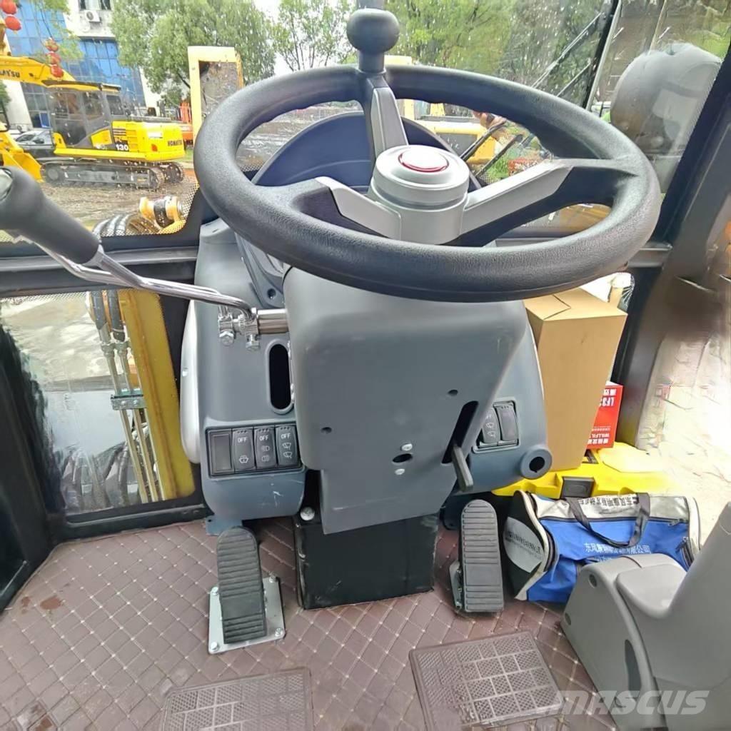 CAT 305.5 E Mini excavators < 7t