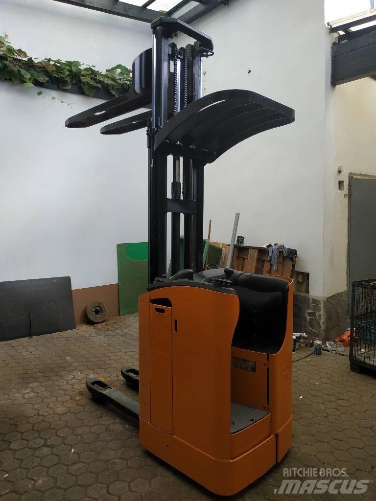 Still Aufsitzstapler Electric forklift trucks