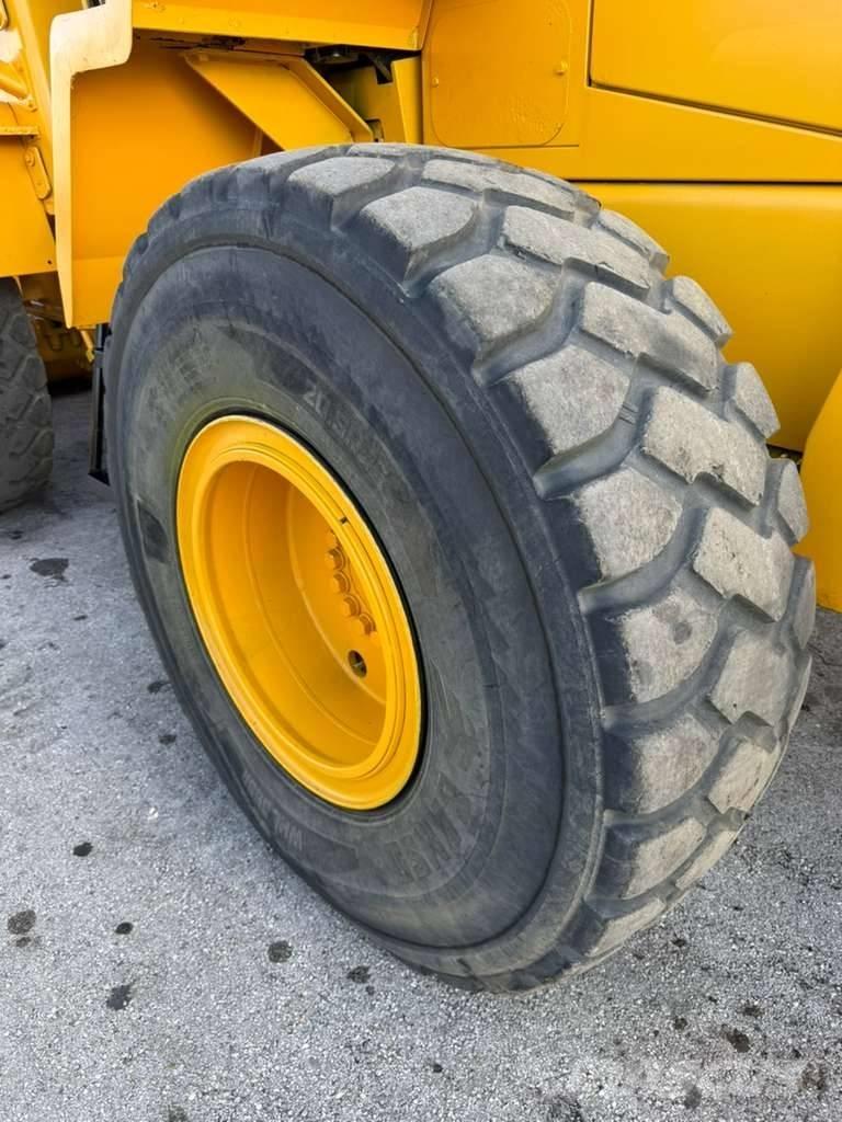 Komatsu WA 320-5L Wheel loaders