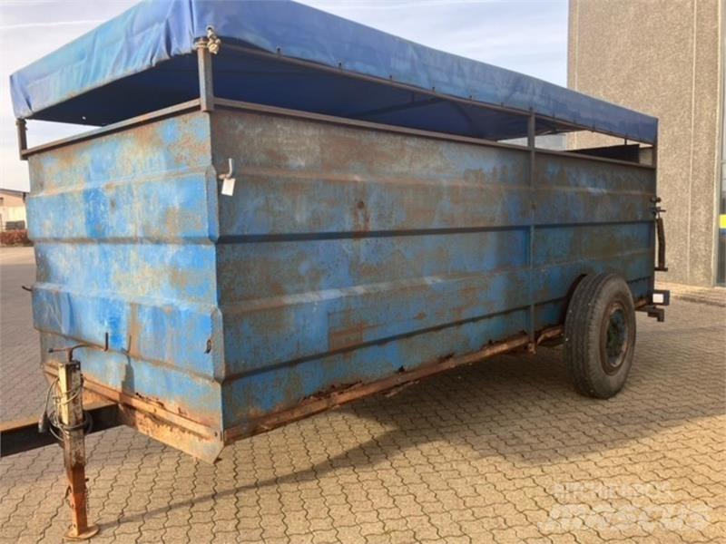 - - - 8M KREATURVOGN Other farming trailers