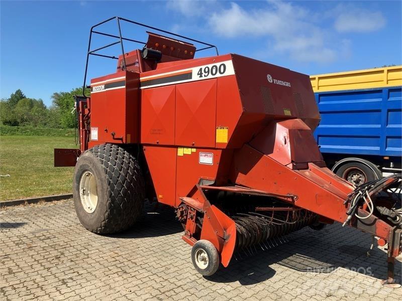 Hesston 4900 Square balers