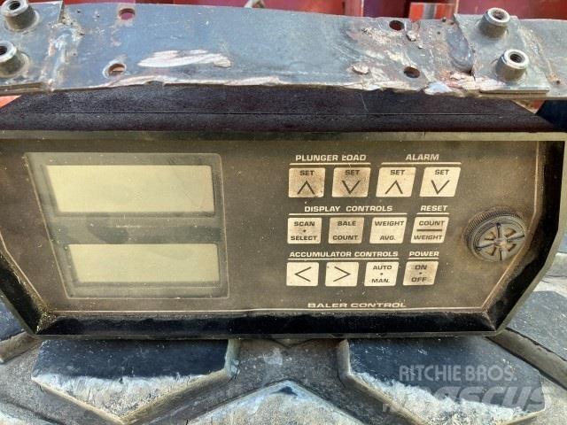 Hesston 4900 Square balers