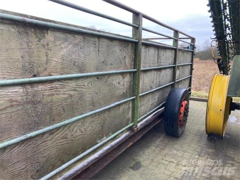  - - - Kreaturvogn Other farming trailers