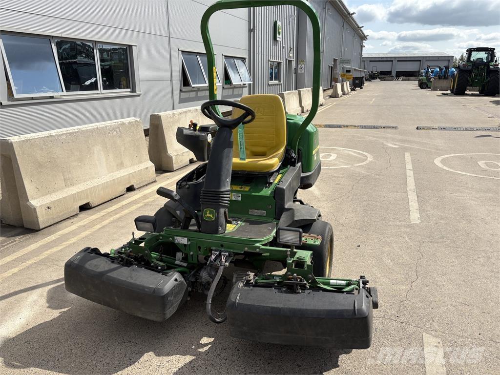 John Deere 2500E Walk-behind mowers