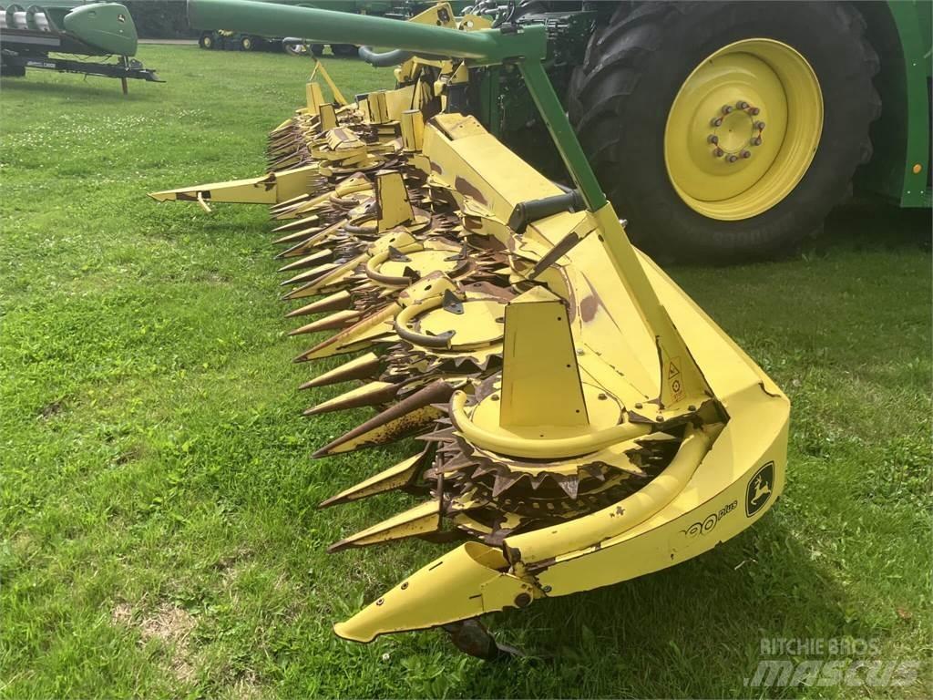 John Deere 390 Plus Self-propelled foragers