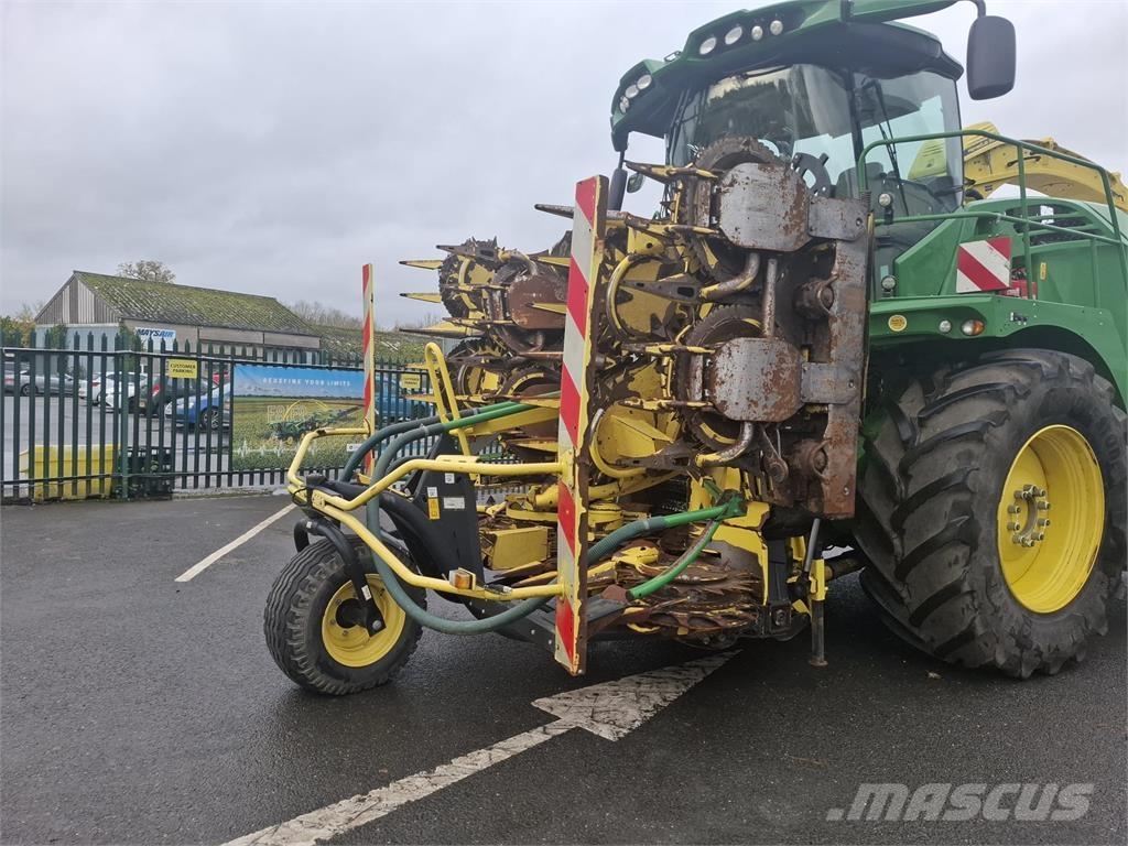 John Deere 390 Plus Self-propelled foragers