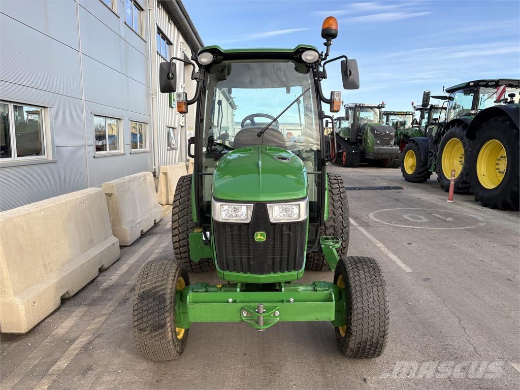 John Deere 4066R Compact tractors