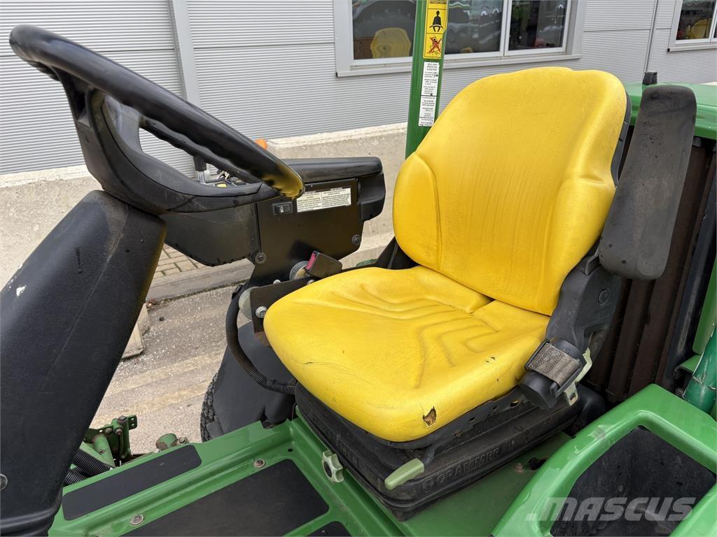 John Deere 7200A Walk-behind mowers