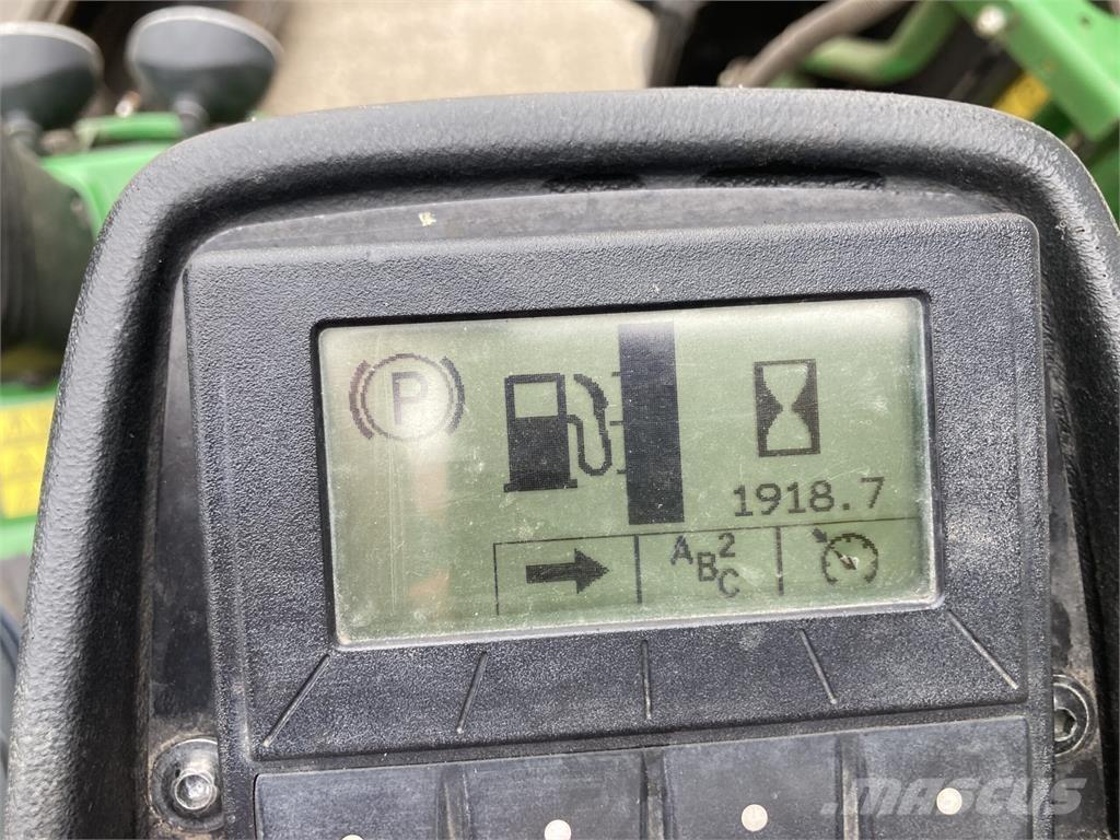John Deere 7500AE Walk-behind mowers