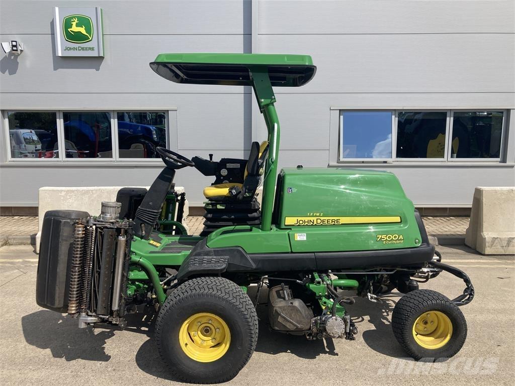 John Deere 7500AE Walk-behind mowers