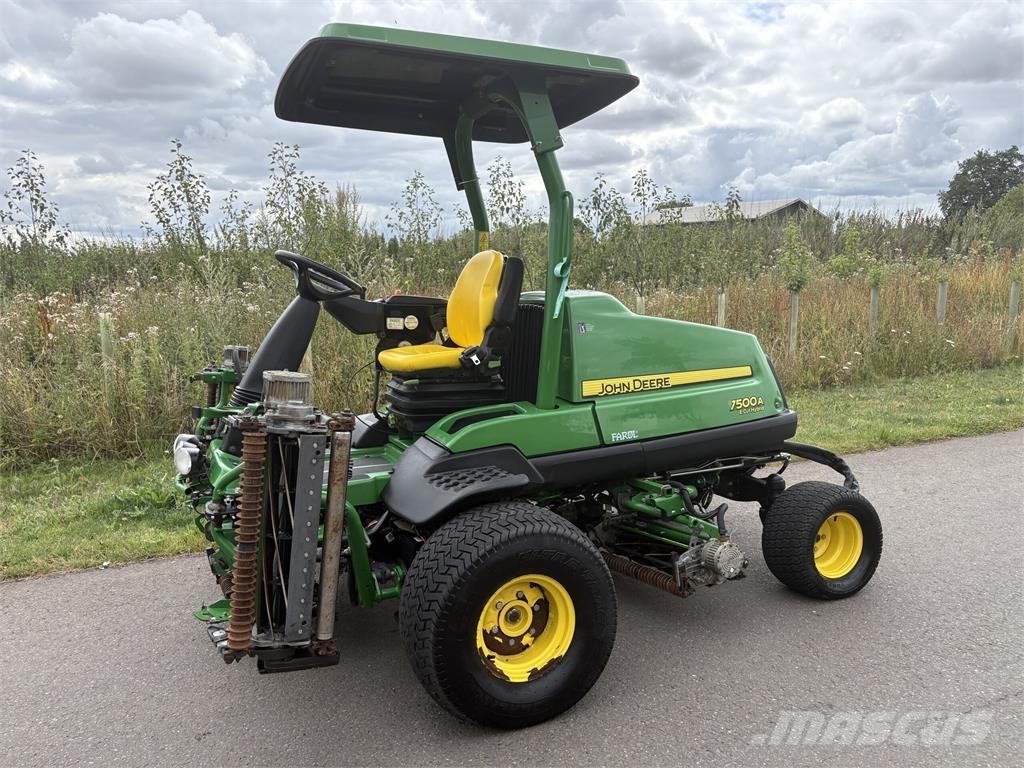 John Deere 7500AE Walk-behind mowers