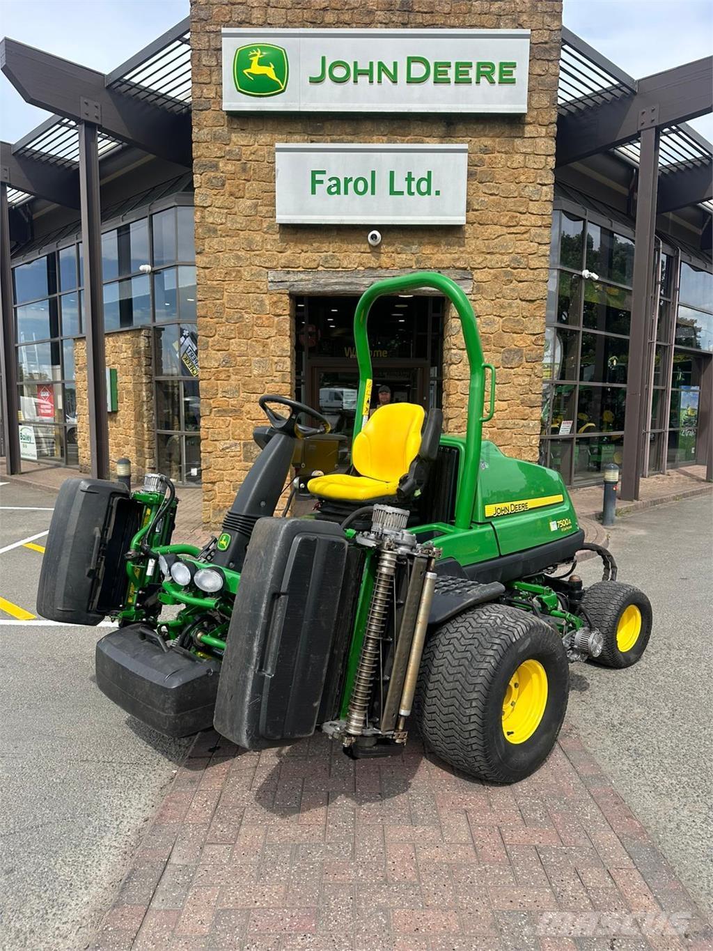 John Deere 7500AE Walk-behind mowers
