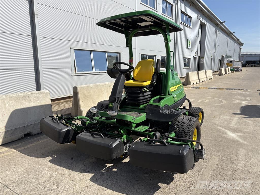 John Deere 7500AE Walk-behind mowers