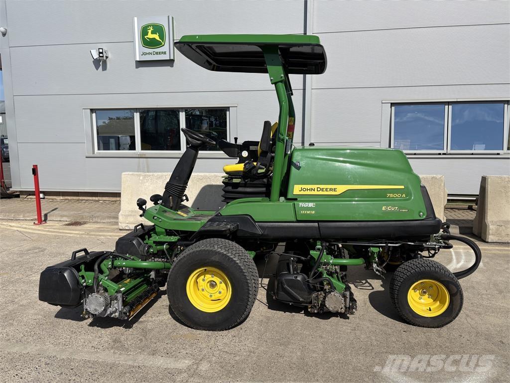 John Deere 7500AE Walk-behind mowers