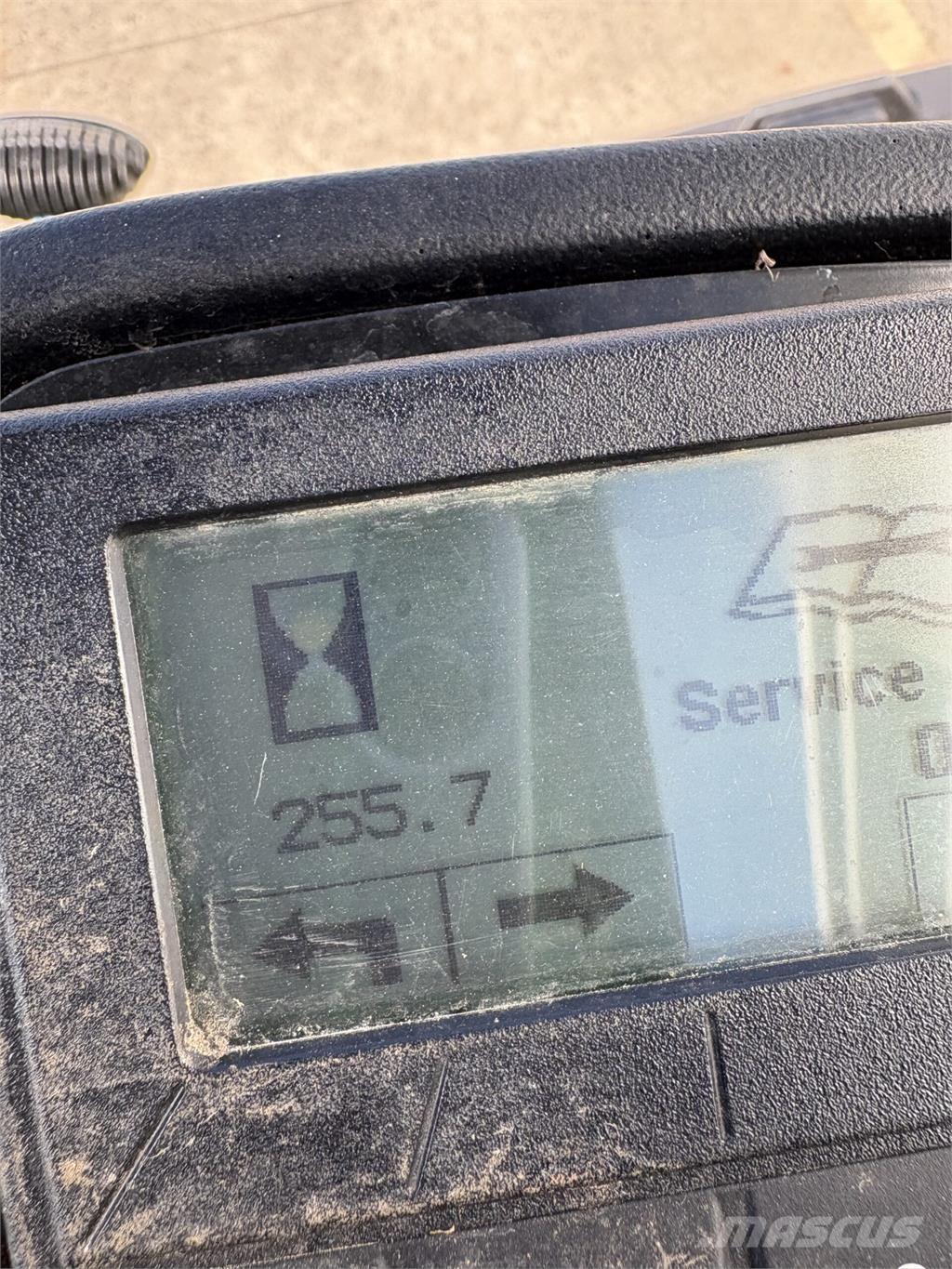 John Deere 7500AE Walk-behind mowers