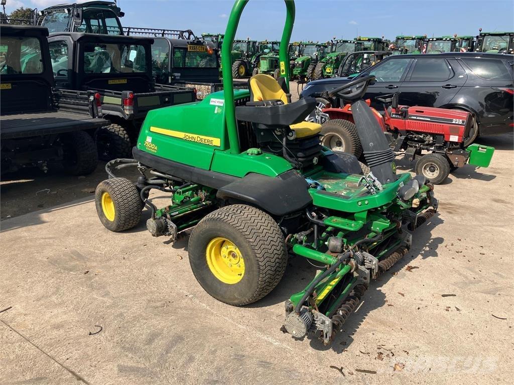 John Deere 7500AE Walk-behind mowers
