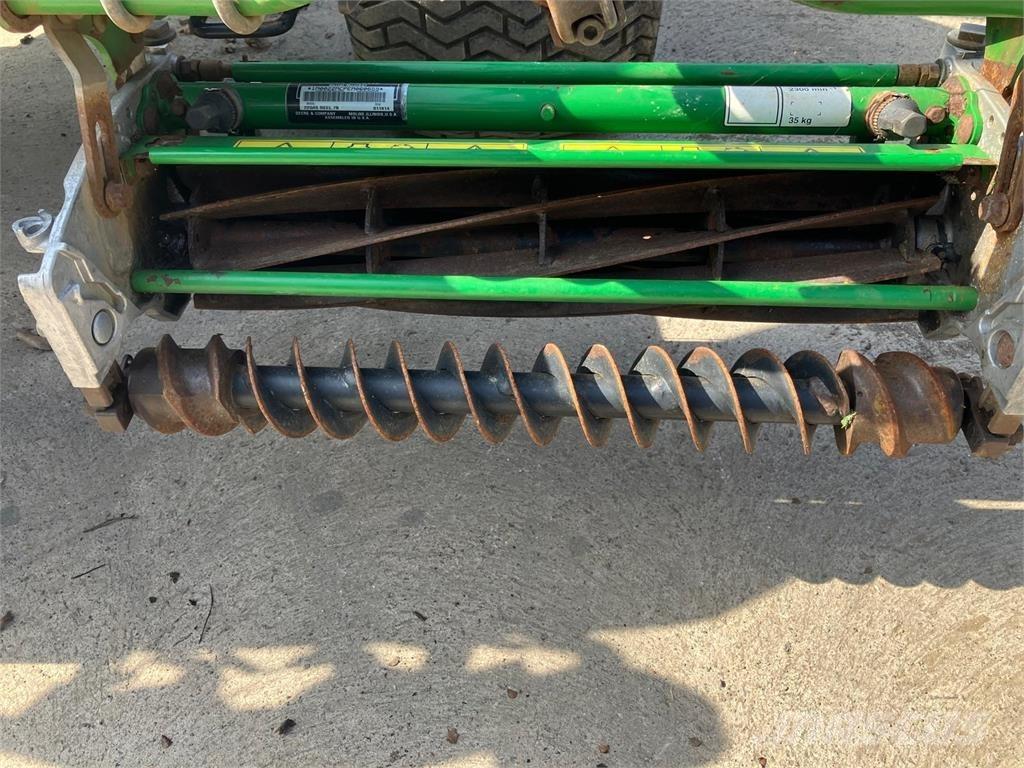 John Deere 7500AE Walk-behind mowers