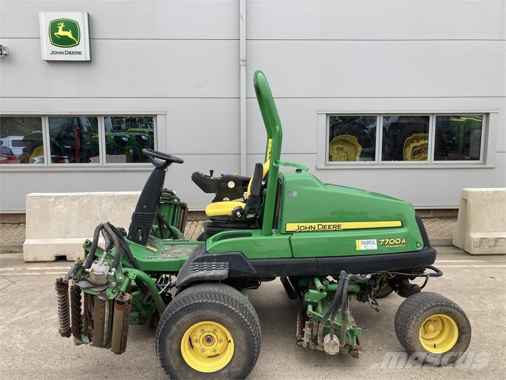 John Deere 7700A Walk-behind mowers