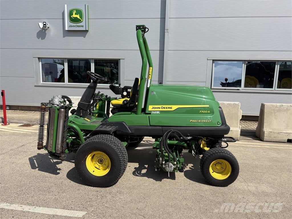 John Deere 7700A Walk-behind mowers