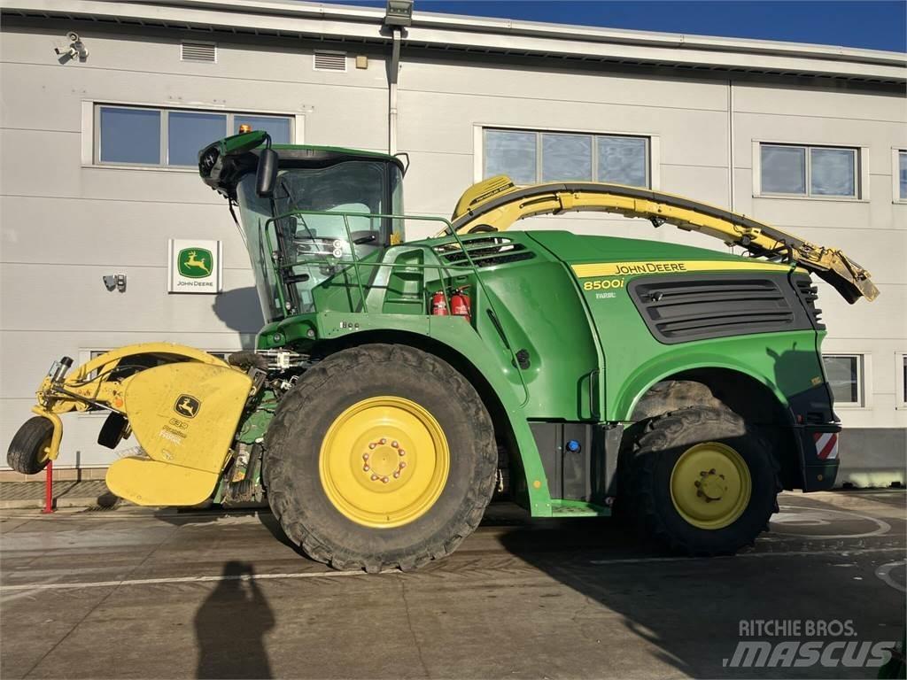 John Deere 8500i Self-propelled foragers
