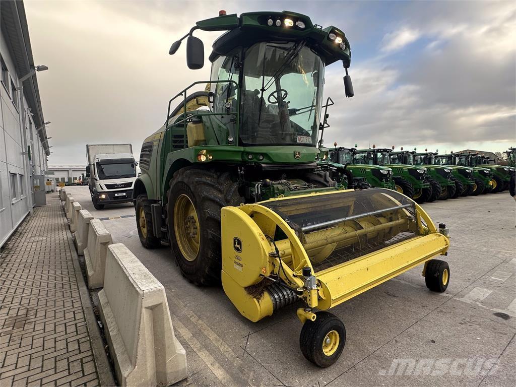 John Deere 8600i Self-propelled foragers