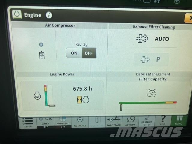 John Deere S790 Combine harvesters