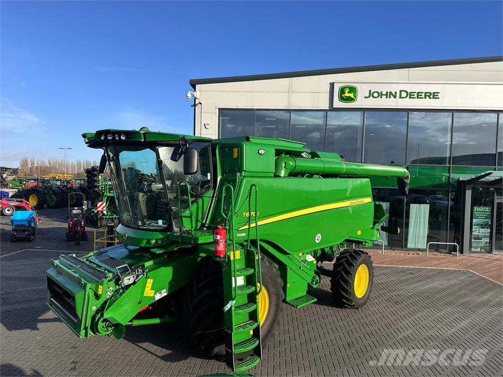 John Deere T670i Combine harvesters