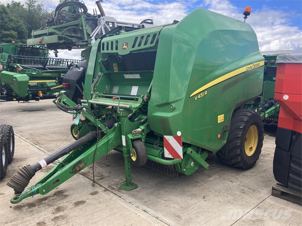 John Deere V451R Rakes and tedders