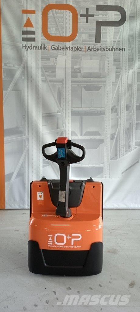 Toyota LWE 160 Pedestrian stacker