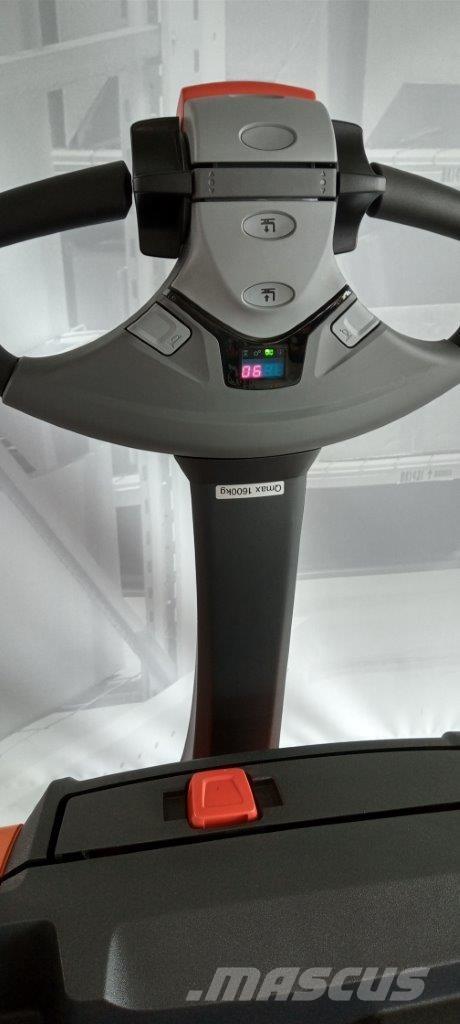 Toyota LWE 160 Pedestrian stacker