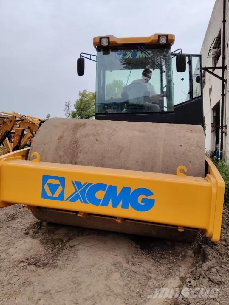 XCMG XS 223 J Single drum rollers