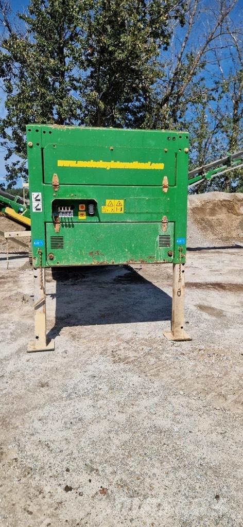 McCloskey S130 Mobile screeners