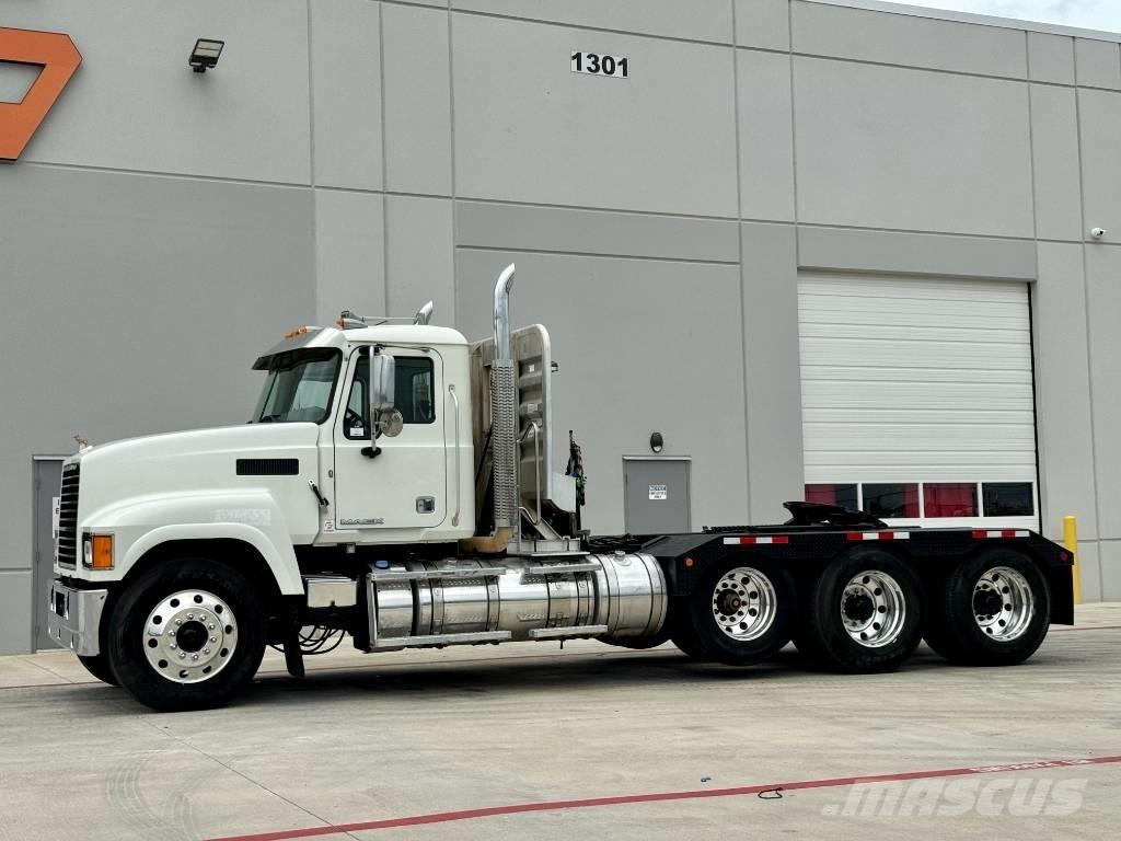 Mack CHU 613 Truck Tractor Units