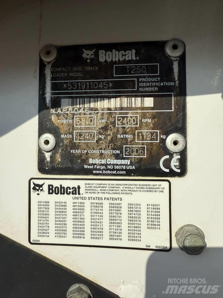 Bobcat T 250 Crawler FEL's