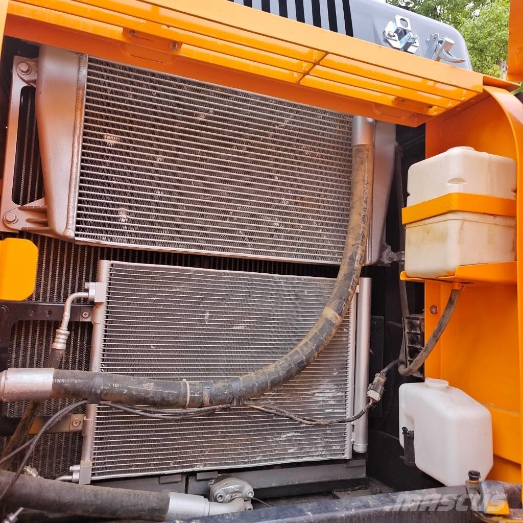 Hyundai 220 LC-9S Crawler excavators