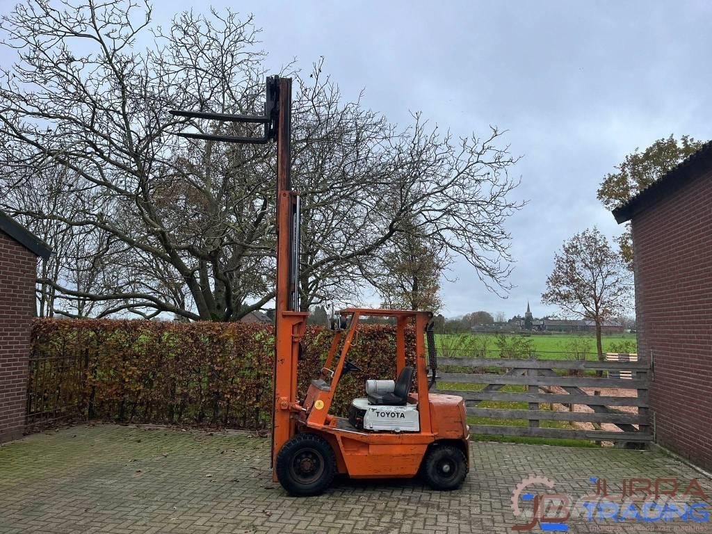 Toyota 02-4FD25 Diesel trucks