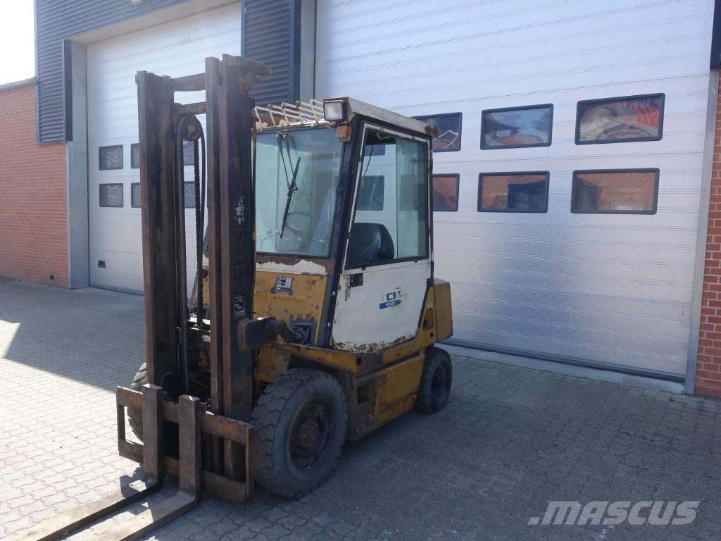 TCM FD 25 Z2 Diesel trucks