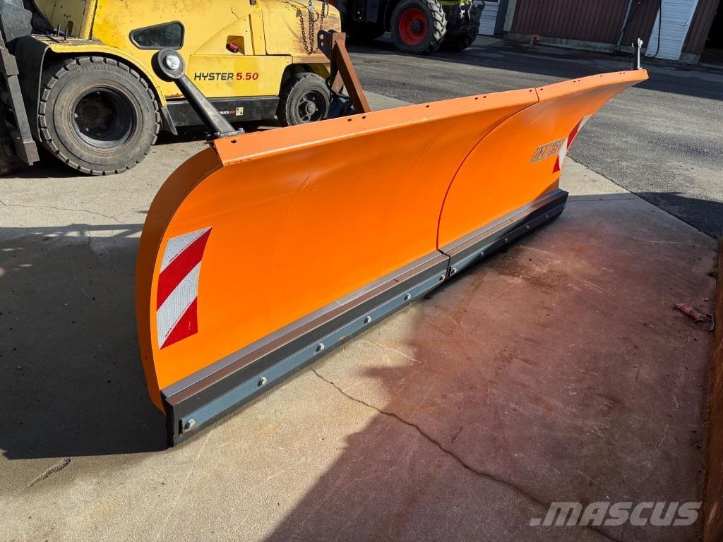  Ozamet  TR32 Snow blades and plows